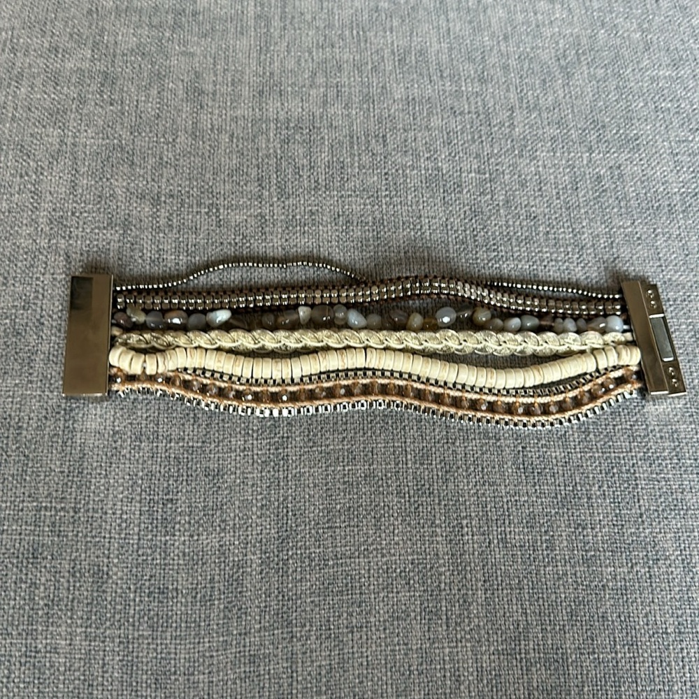 Victoria Emerson Magnetic Bracelet (Gold) - Picture 4 of 5